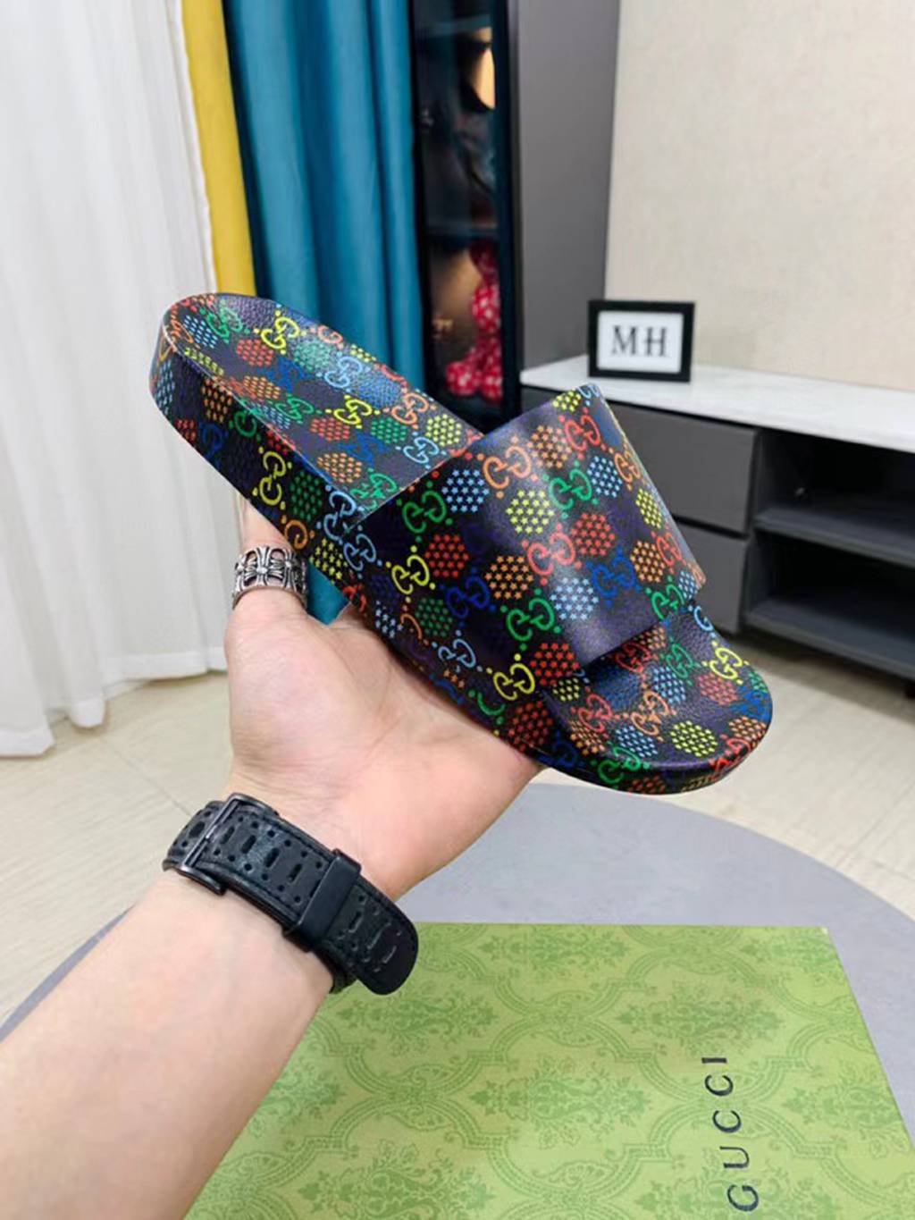 SANDALS